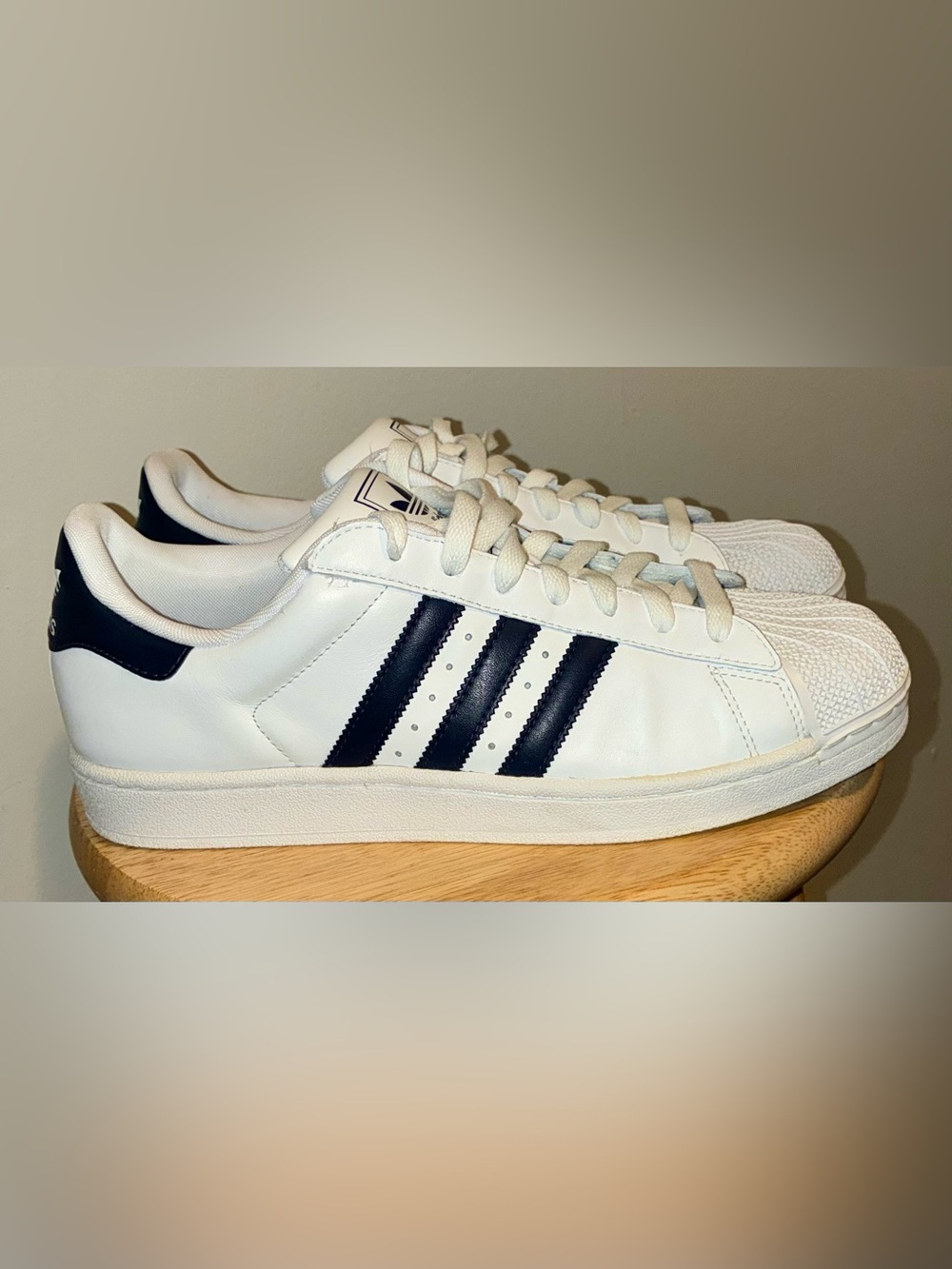 Adidas Superstar II Sneakers in white and navy blue - Picture 7 of 11